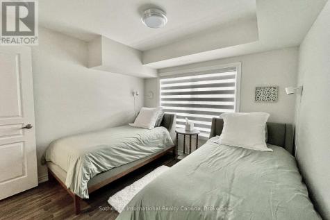 2 Cove Court Collingwood ON L9Y 0Y6