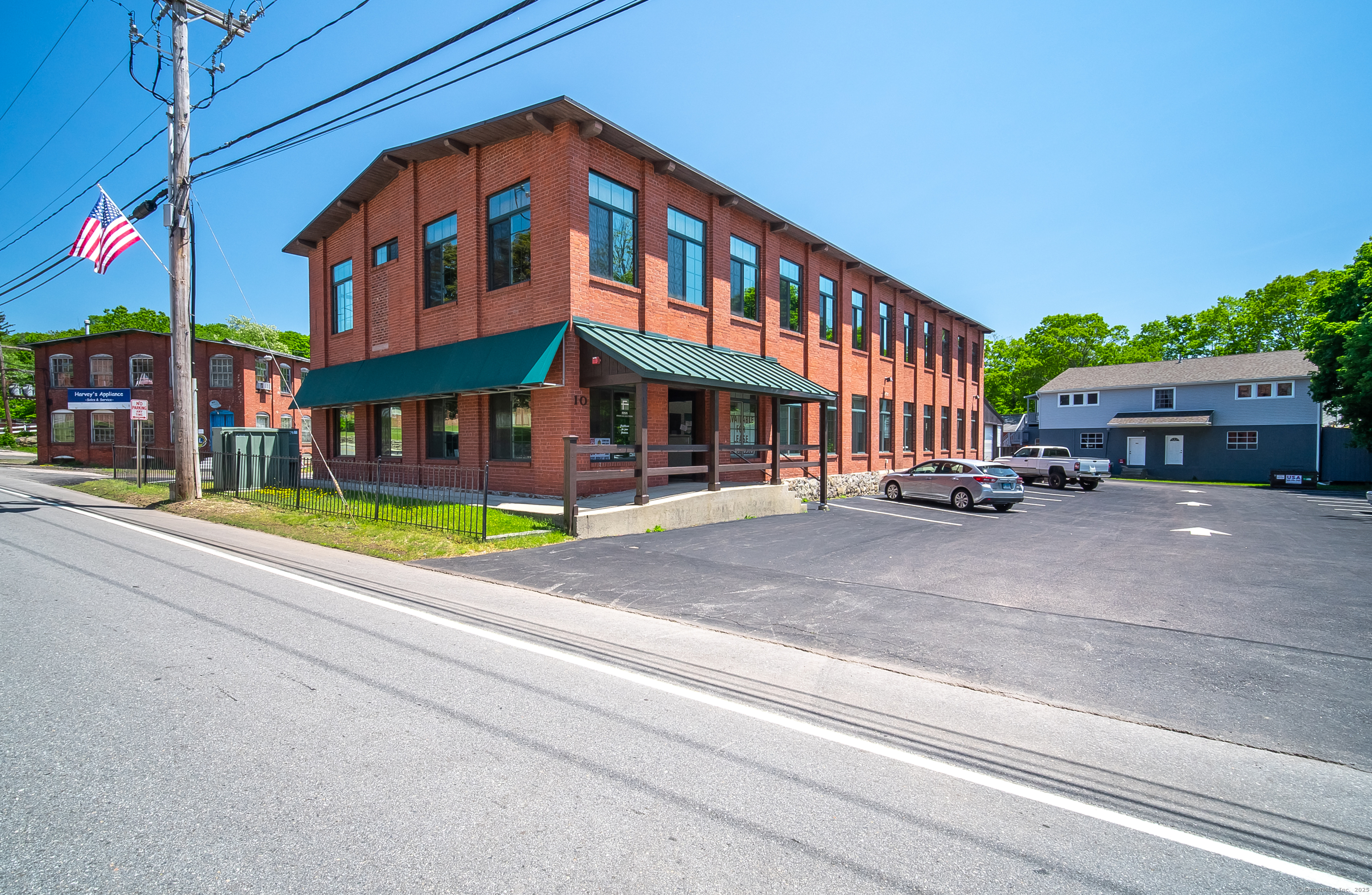 10 Summit Street East Hampton CT 06424