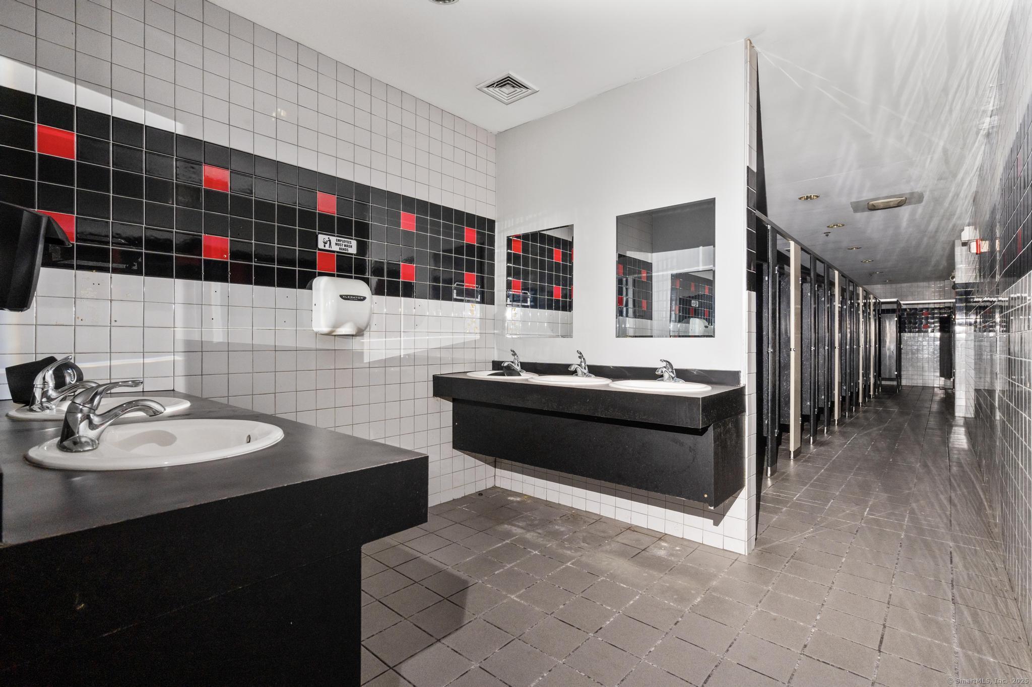 814 Derby Avenue Seymour CT 06483