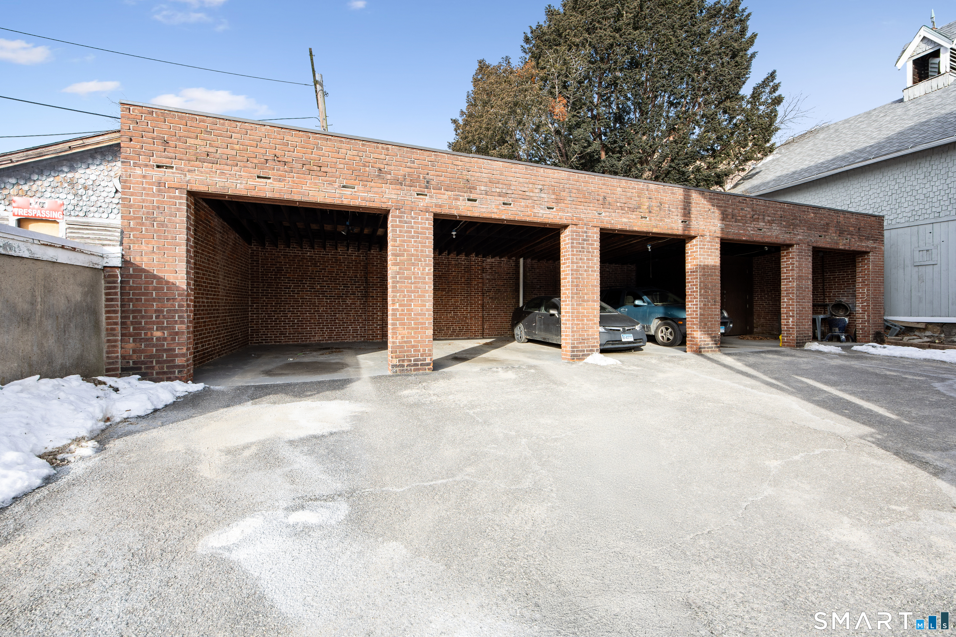 21 Holmes Avenue Waterbury CT 06710