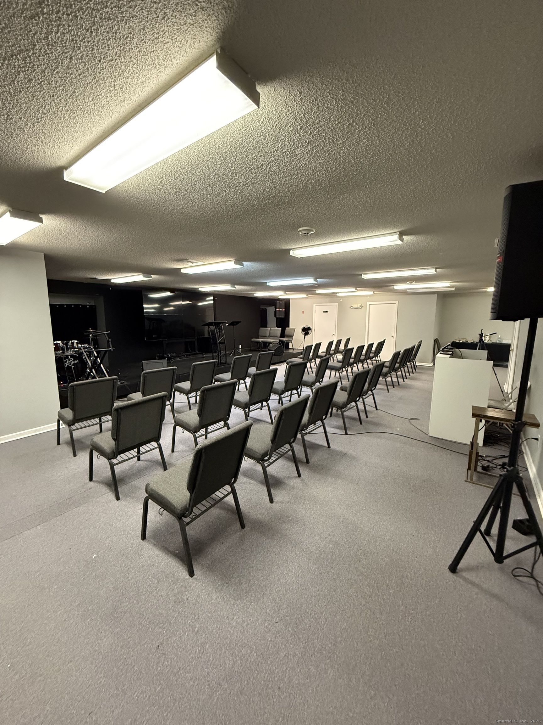 4137 Whitney Avenue Hamden CT 06518