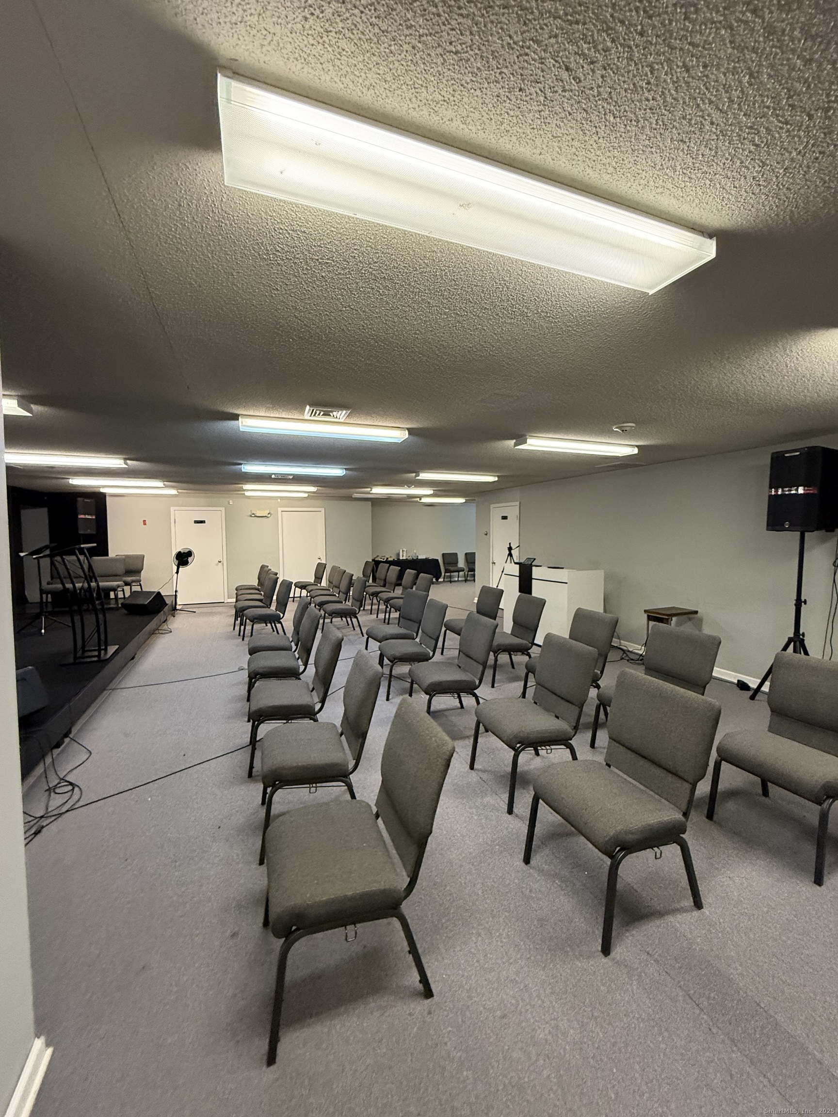 4137 Whitney Avenue Hamden CT 06518