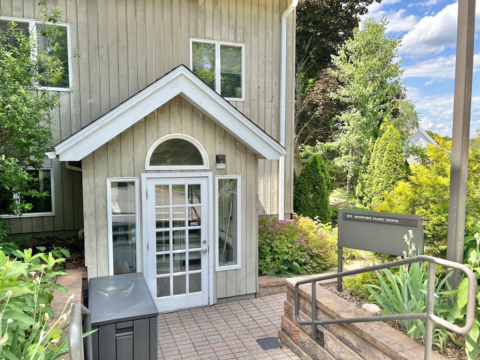 46 West Avon Road Avon CT 06001