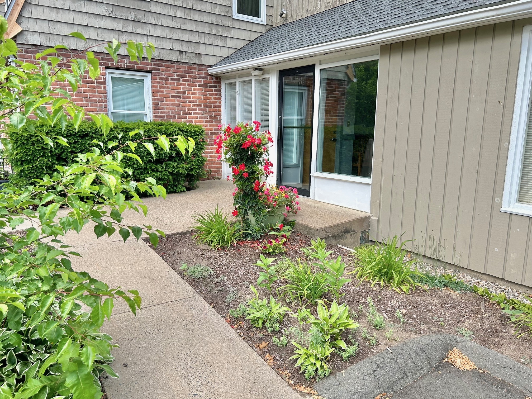 46 West Avon Road Avon CT 06001