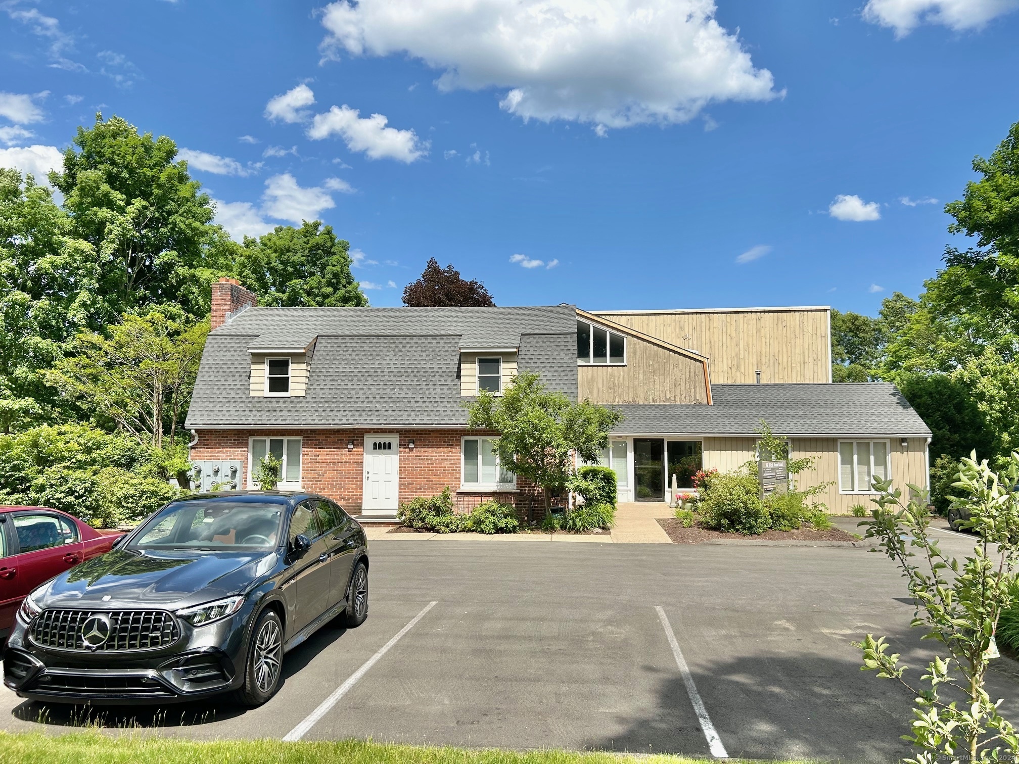 46 West Avon Road Avon CT 06001