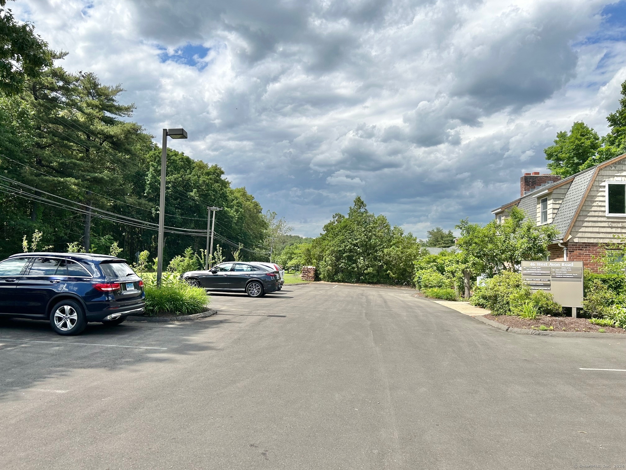 46 West Avon Road Avon CT 06001