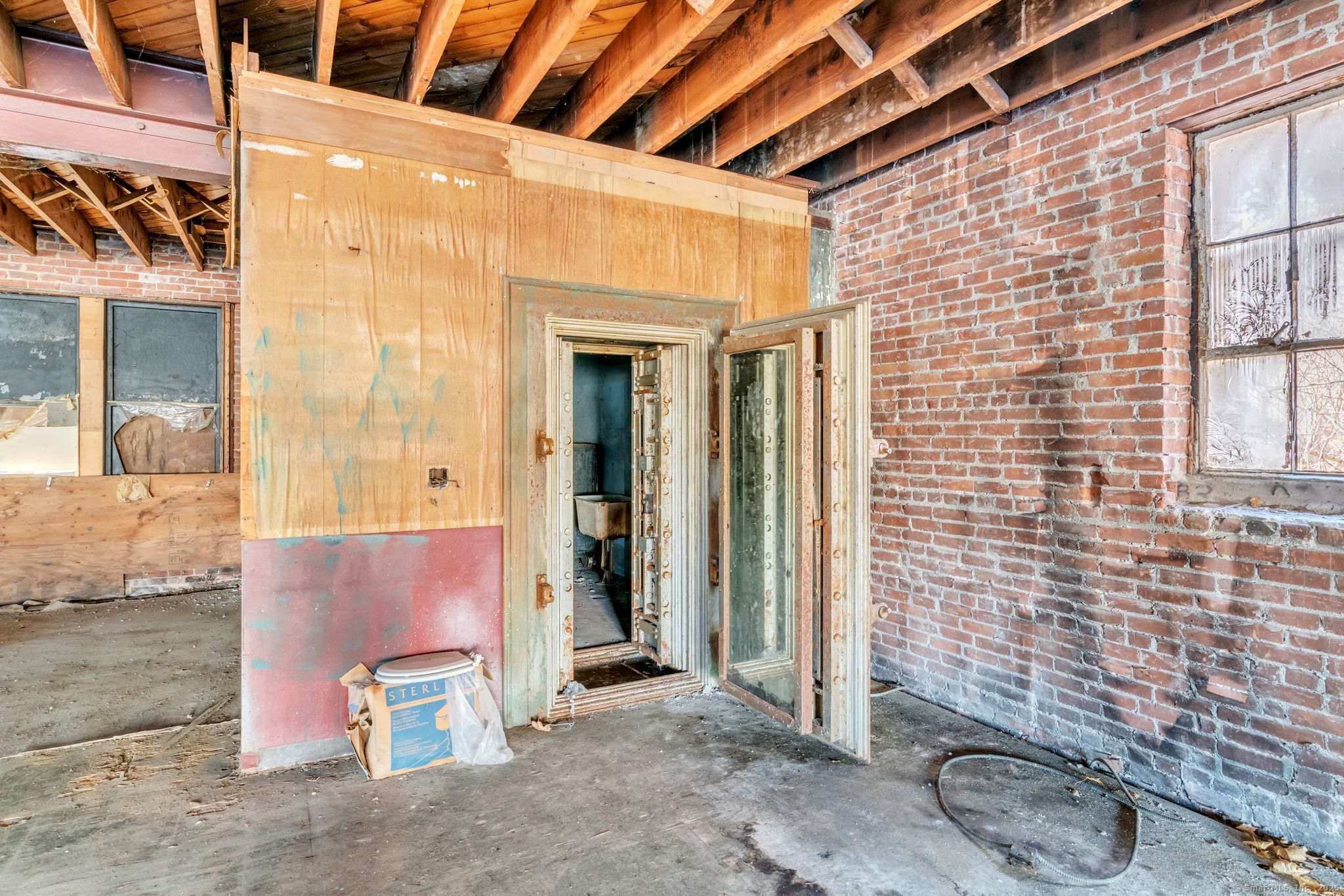 92 Main Street Enfield CT 06082