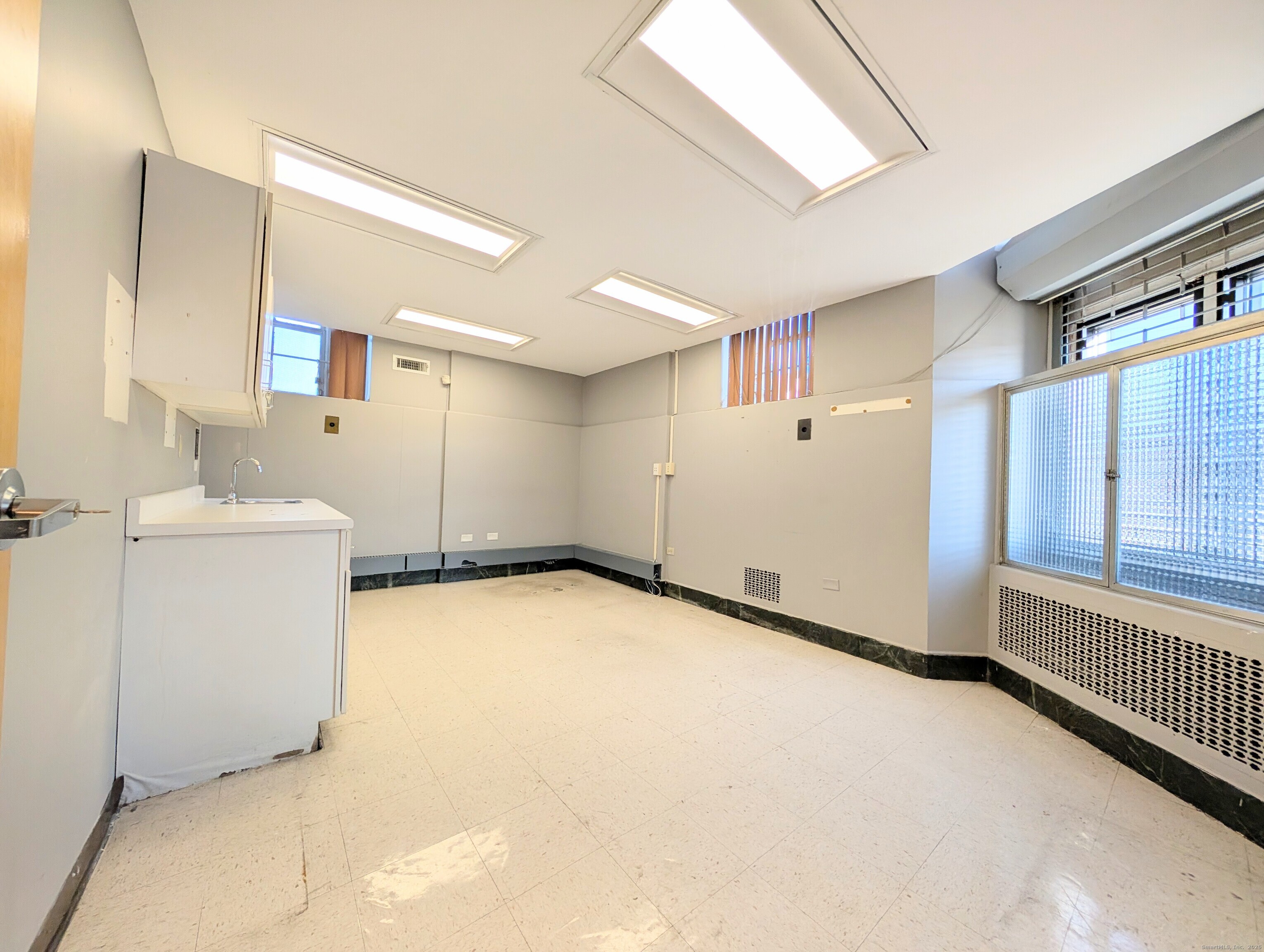 1071 East Main Street Bridgeport CT 06608
