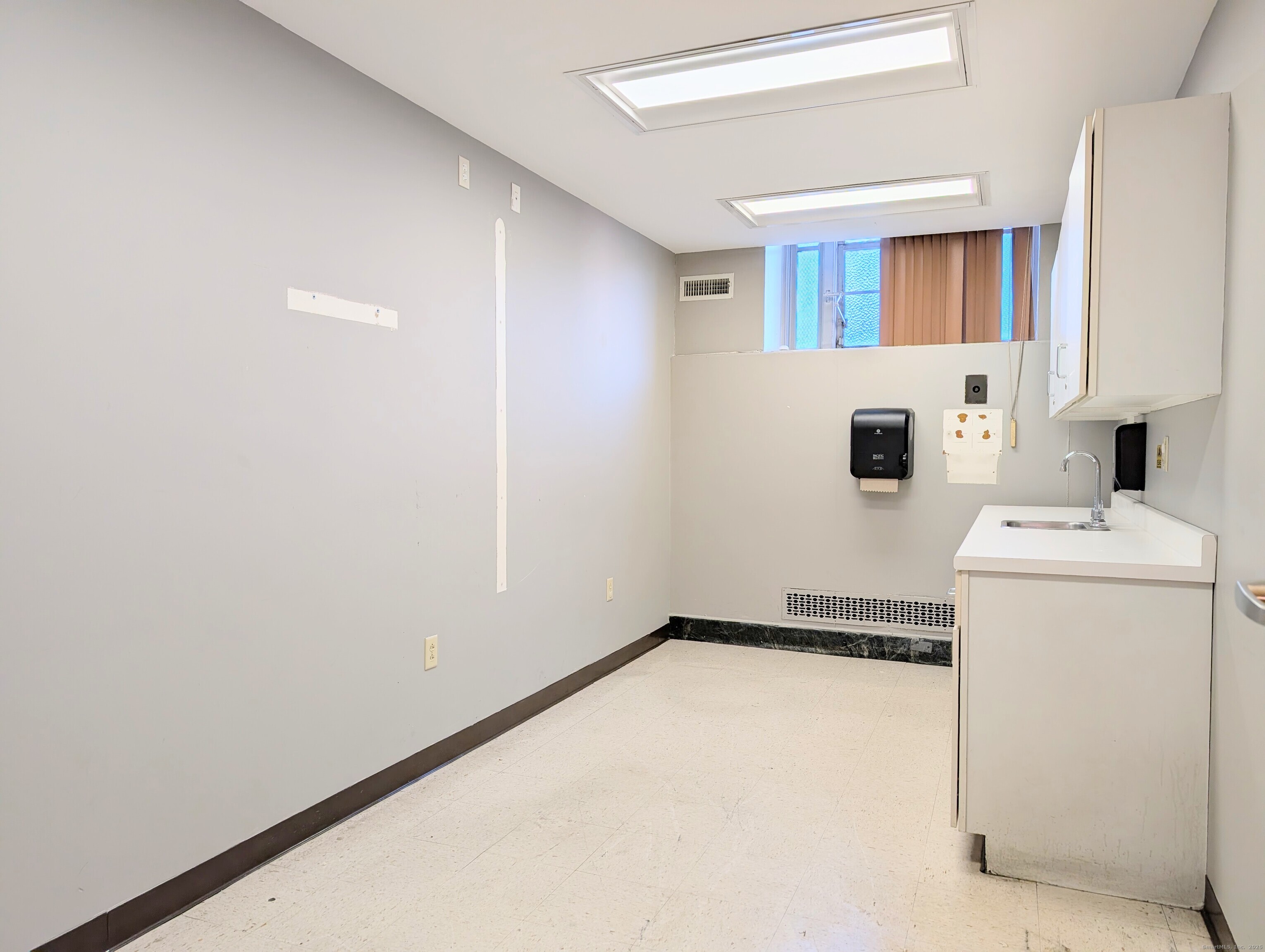 1071 East Main Street Bridgeport CT 06608