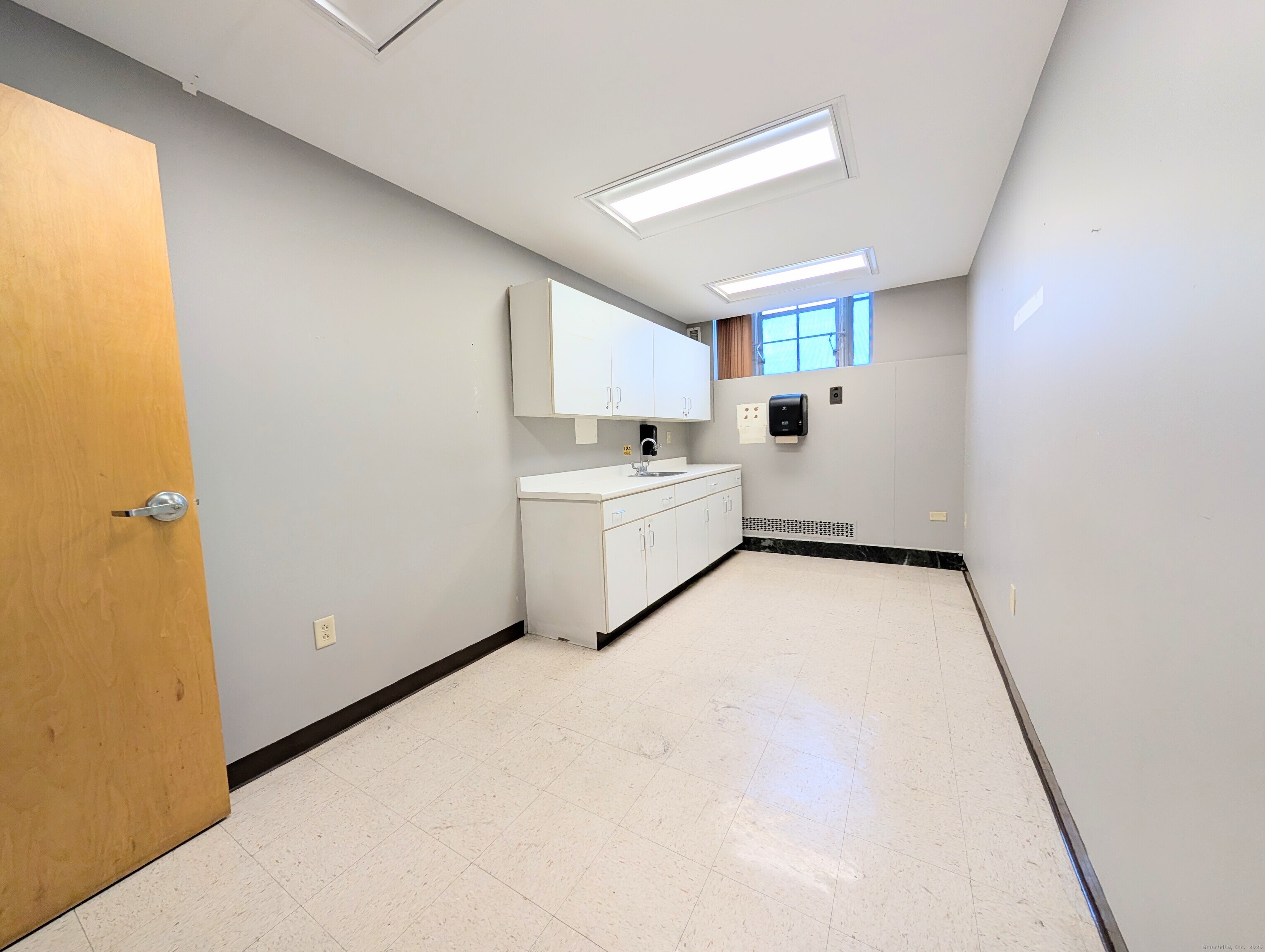 1071 East Main Street Bridgeport CT 06608