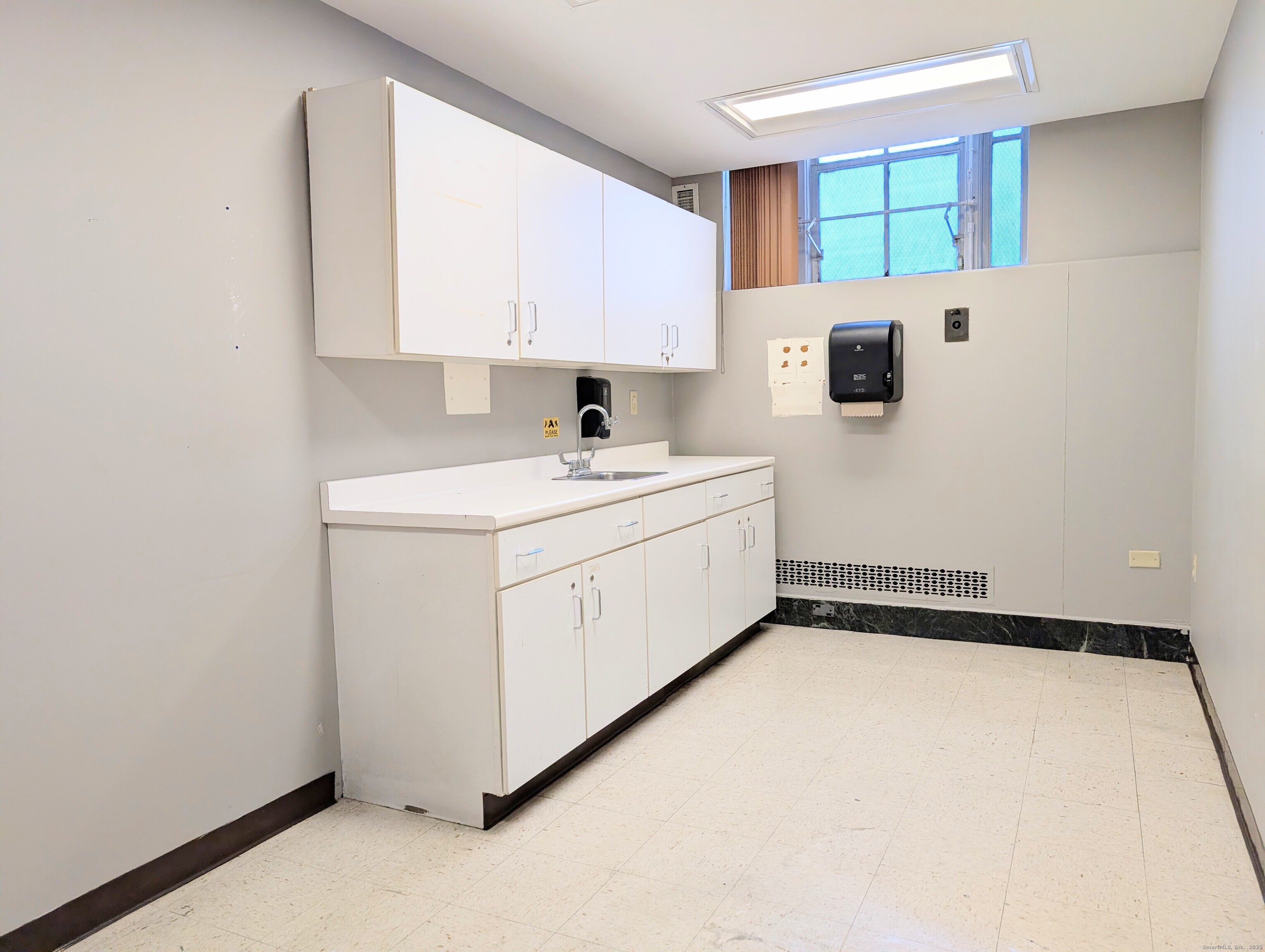 1071 East Main Street Bridgeport CT 06608