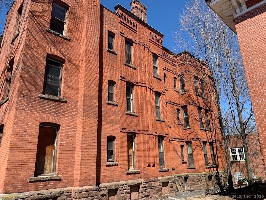 137 West Main Street Waterbury CT 06702