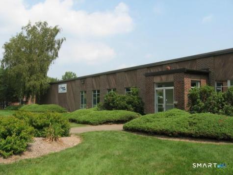 31 Pecks Lane Newtown CT 06470