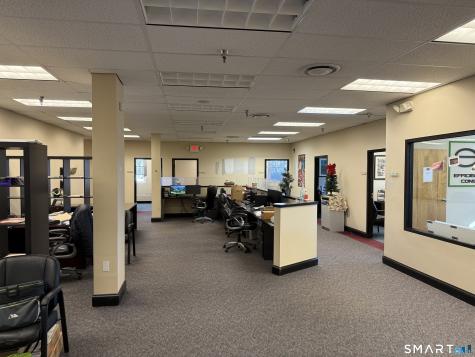 31 Pecks Lane Newtown CT 06470
