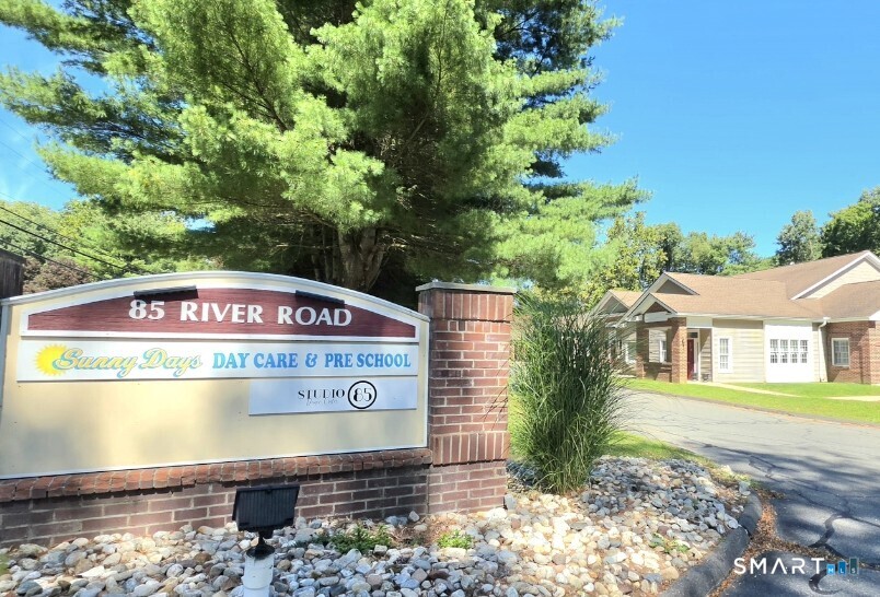 Canton CT, 85 River Road