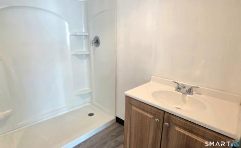 85 River Road Canton CT 06019
