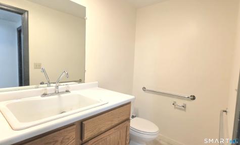 85 River Road Canton CT 06019