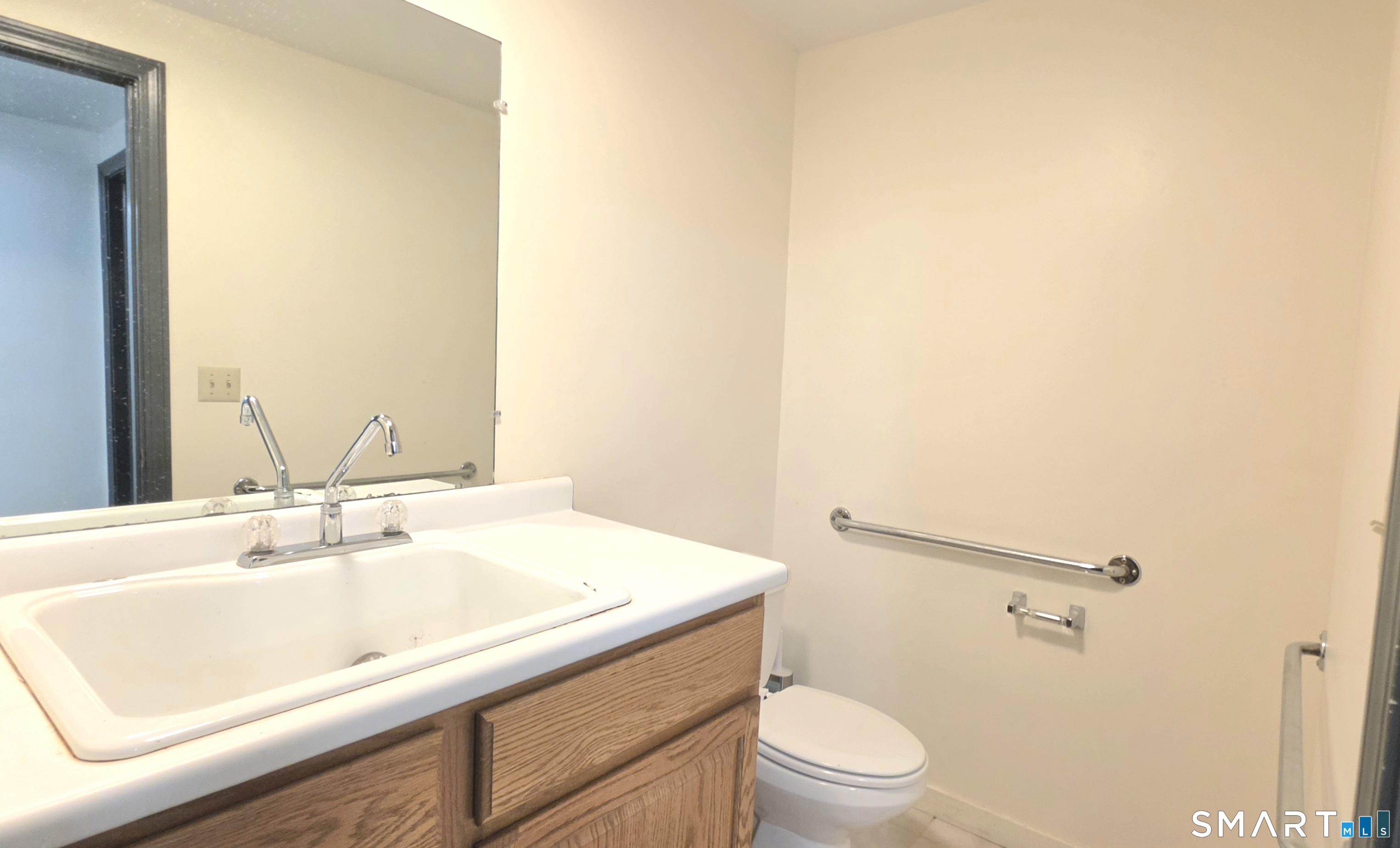 85 River Road Canton CT 06019