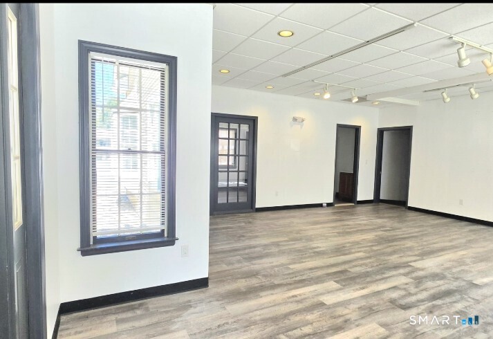 85 River Road Canton CT 06019
