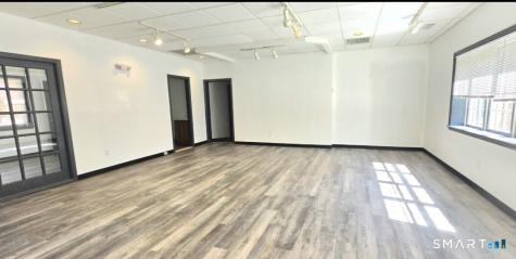 85 River Road Canton CT 06019