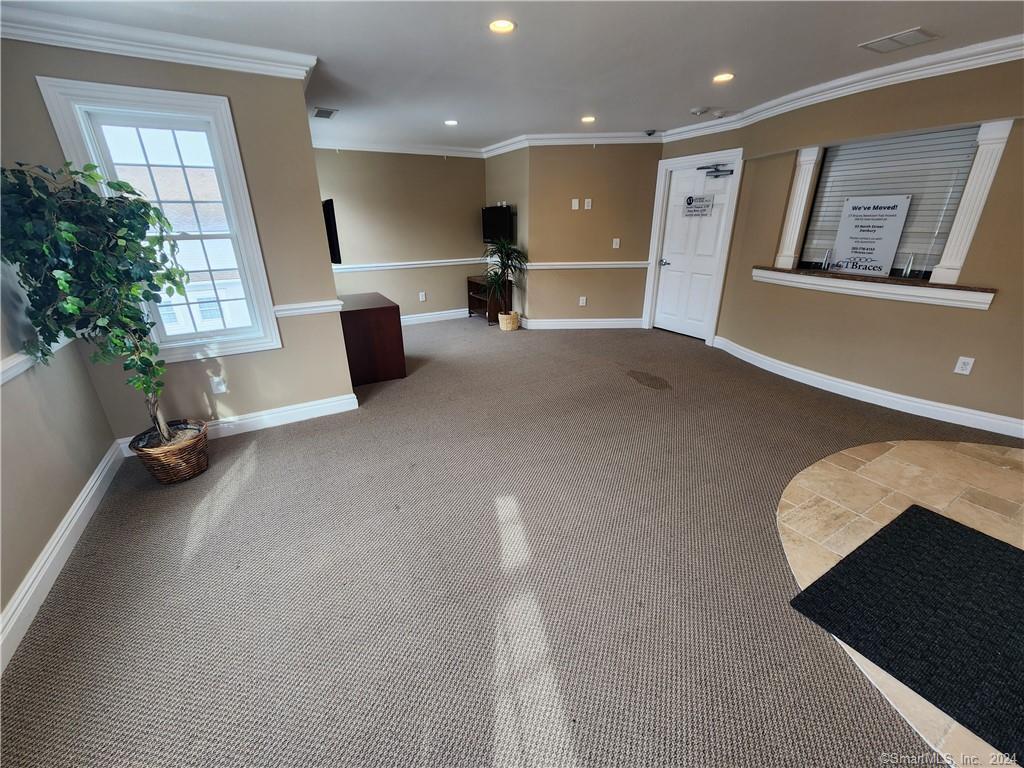 12 Queen Street Newtown CT 06470