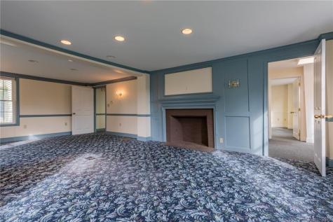 10 Bokum Road Essex CT 06426