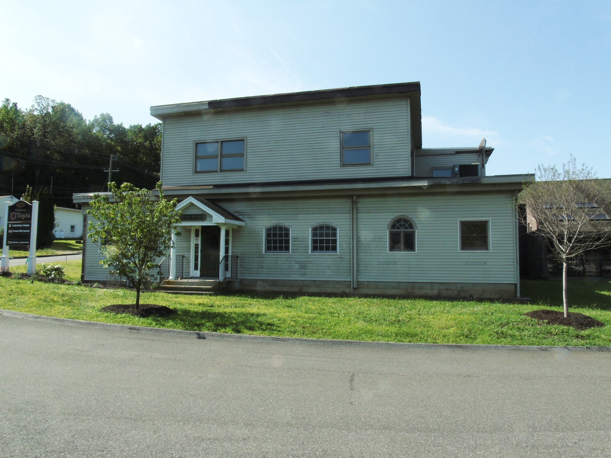 1545 Monroe Turnpike Monroe CT 06468