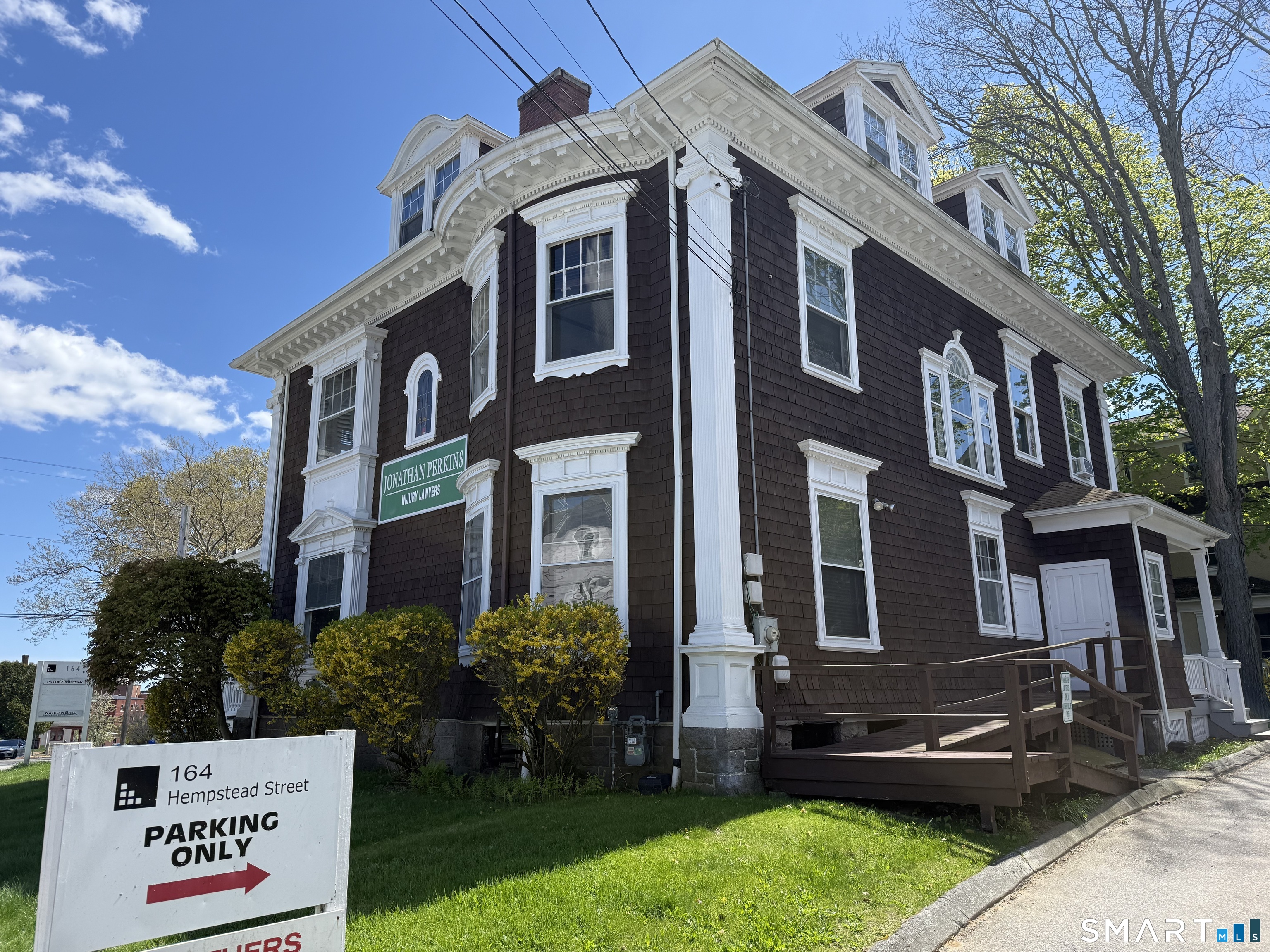 164 Hempstead Street New London CT 06320