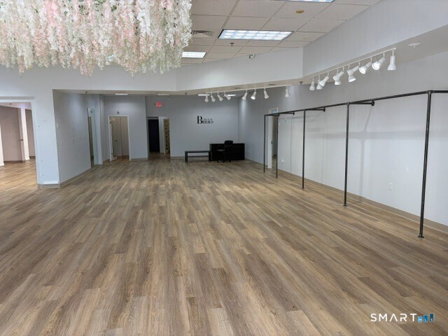 236 Boston Post Road Orange CT 06477