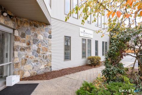 883 Black Rock Turnpike Fairfield CT 06825