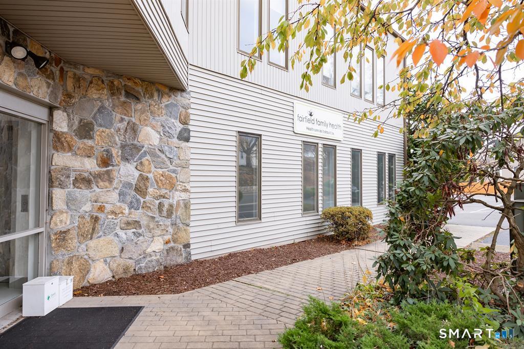 883 Black Rock Turnpike Fairfield CT 06825