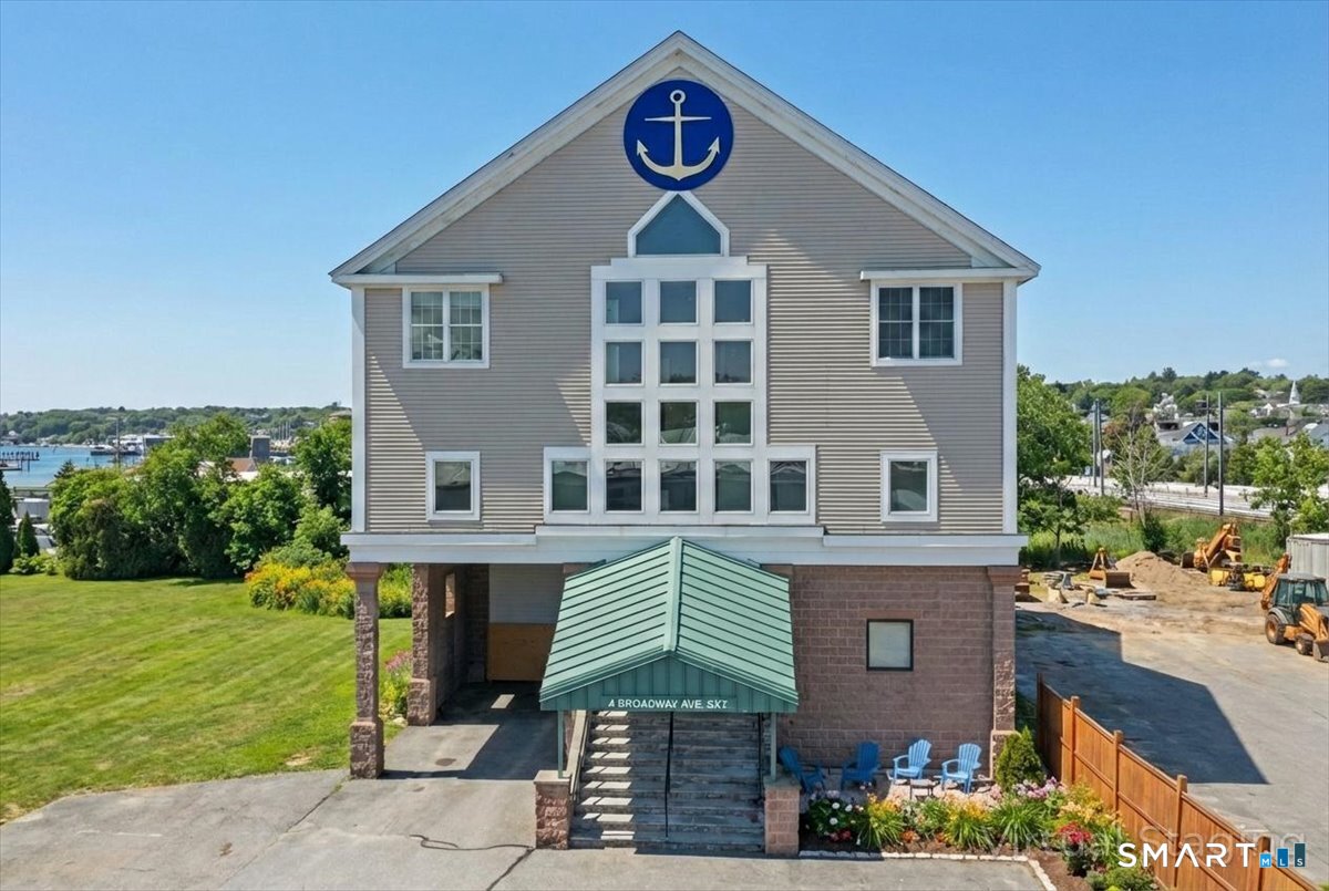 4 Broadway Avenue Extension Stonington CT 06355