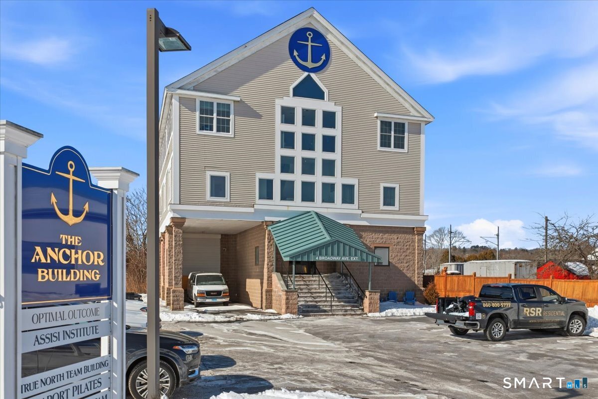 4 Broadway Avenue Extension Stonington CT 06355
