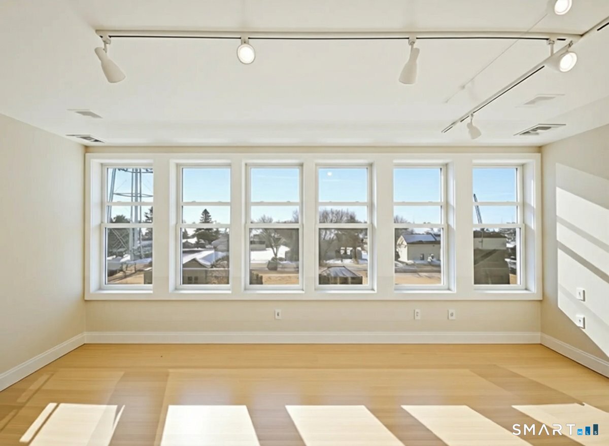 4 Broadway Avenue Extension Stonington CT 06355