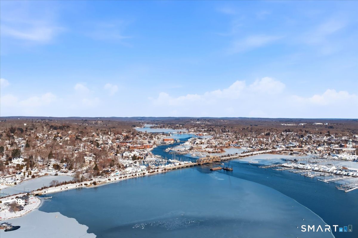 4 Broadway Avenue Extension Stonington CT 06355