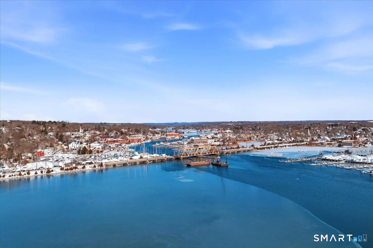4 Broadway Avenue Extension Stonington CT 06355