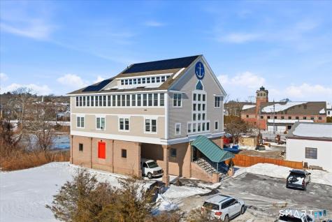4 Broadway Avenue Extension Stonington CT 06355