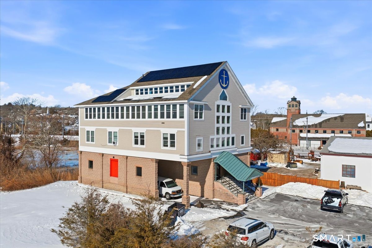 4 Broadway Avenue Extension Stonington CT 06355