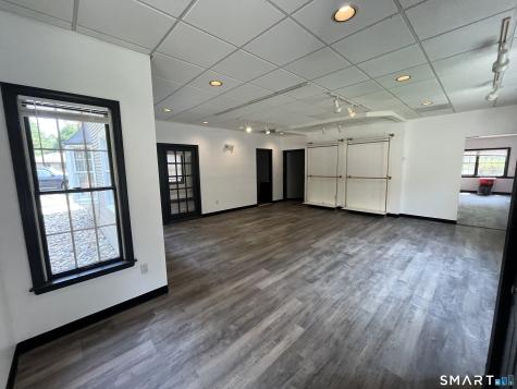 85 River Road Canton CT 06019