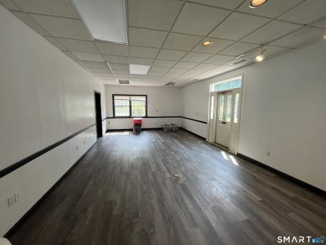 85 River Road Canton CT 06019