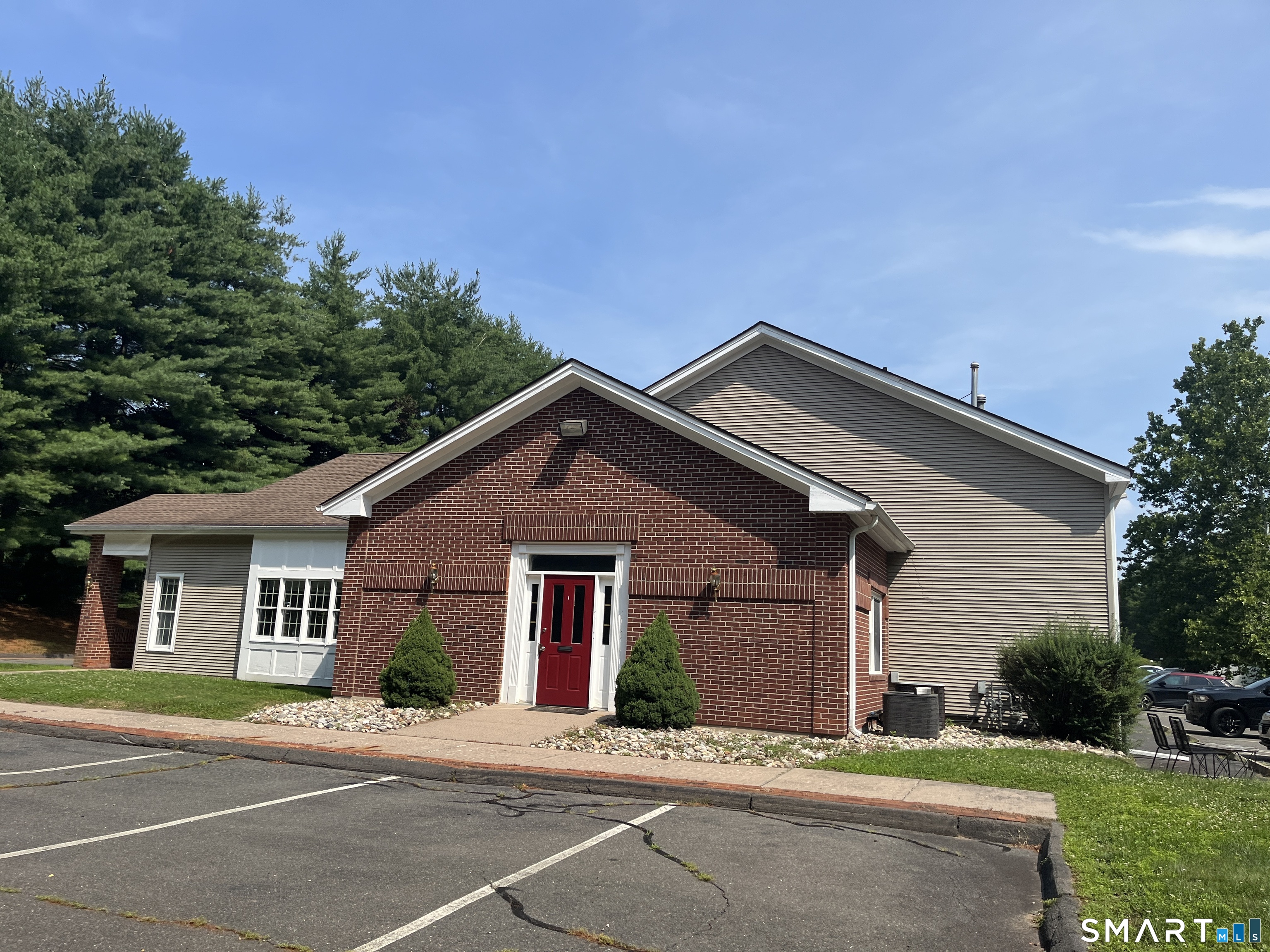 85 River Road Canton CT 06019