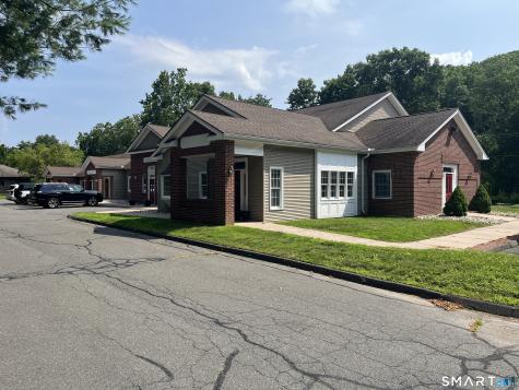 85 River Road Canton CT 06019