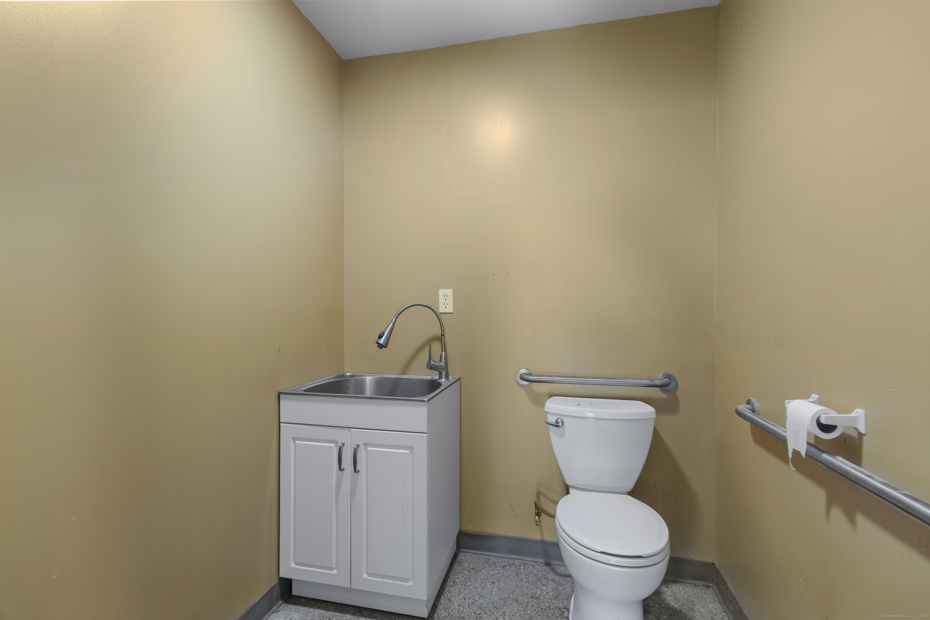 13 West Parkway Plainfield CT 06374