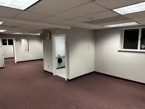61 Ffyler Place Suffield CT 06078
