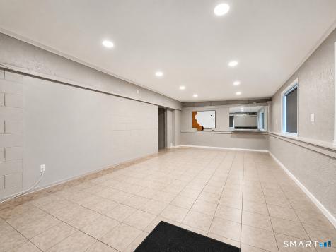 32 Neumann Street Naugatuck CT 06770