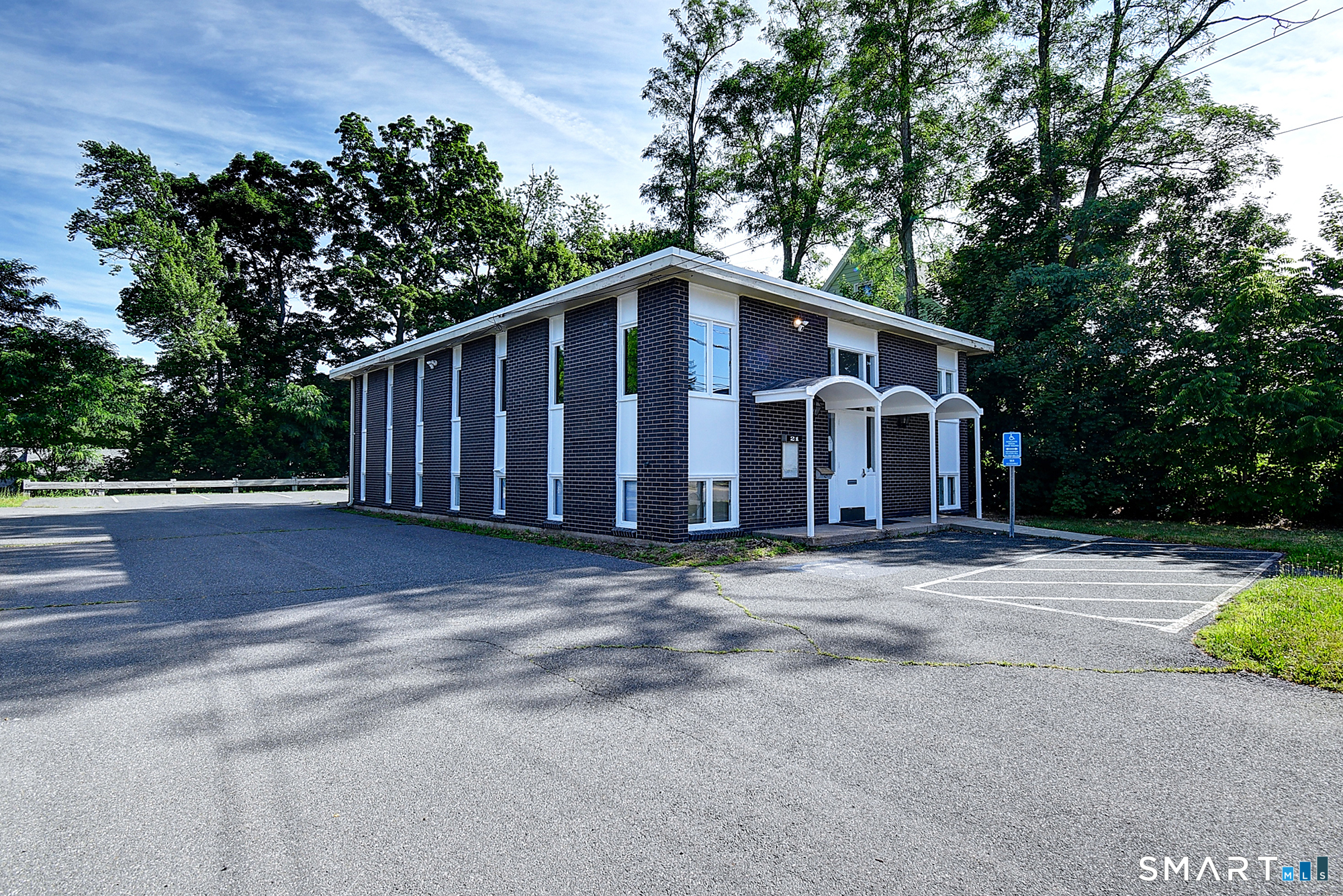 21 Middle East Turnpike Manchester CT 06040