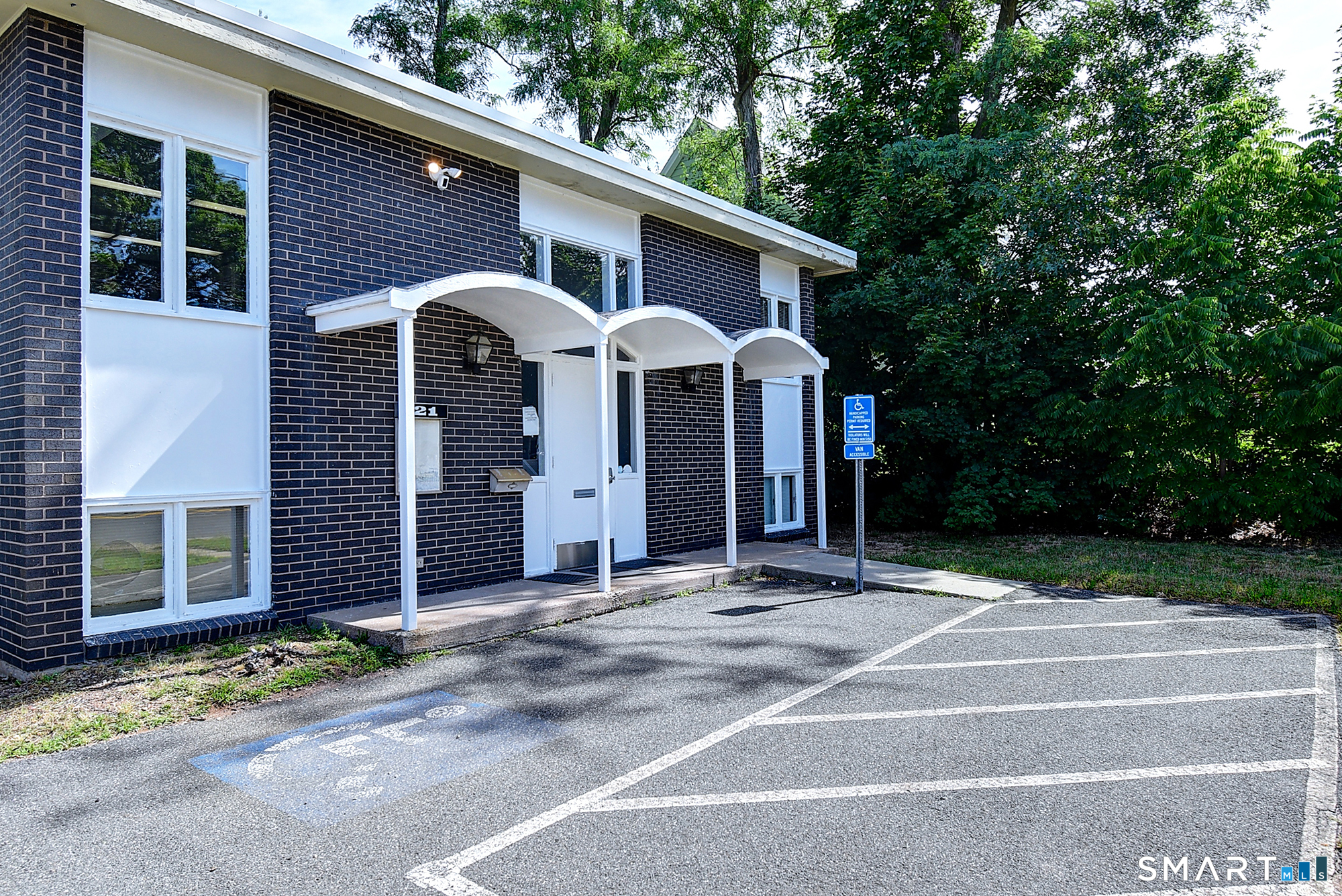 21 Middle East Turnpike Manchester CT 06040