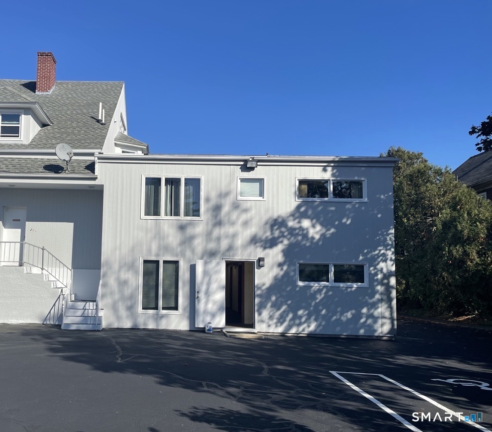 425 Montauk Avenue New London CT 06320