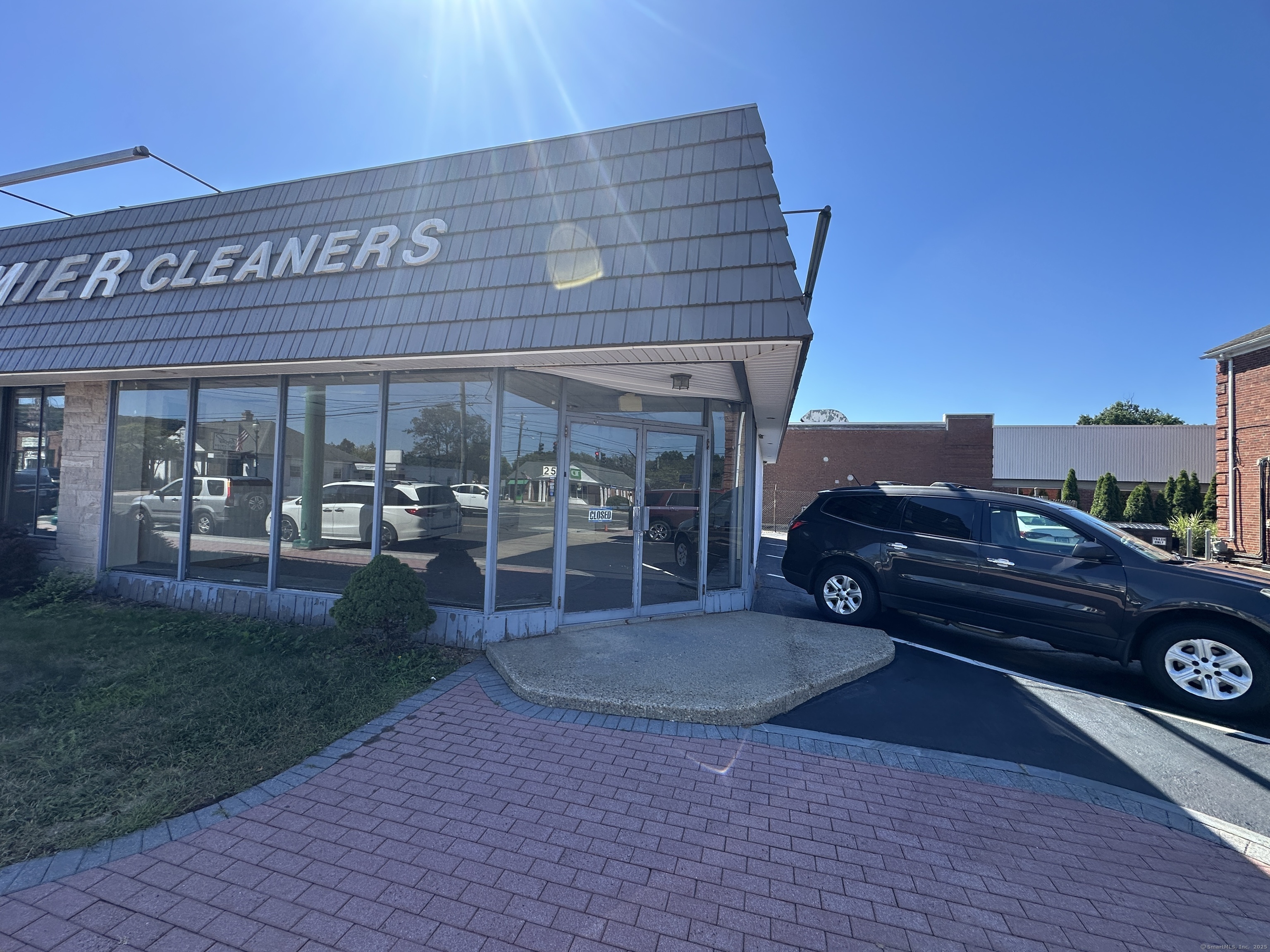25 Market Square Newington CT 06111