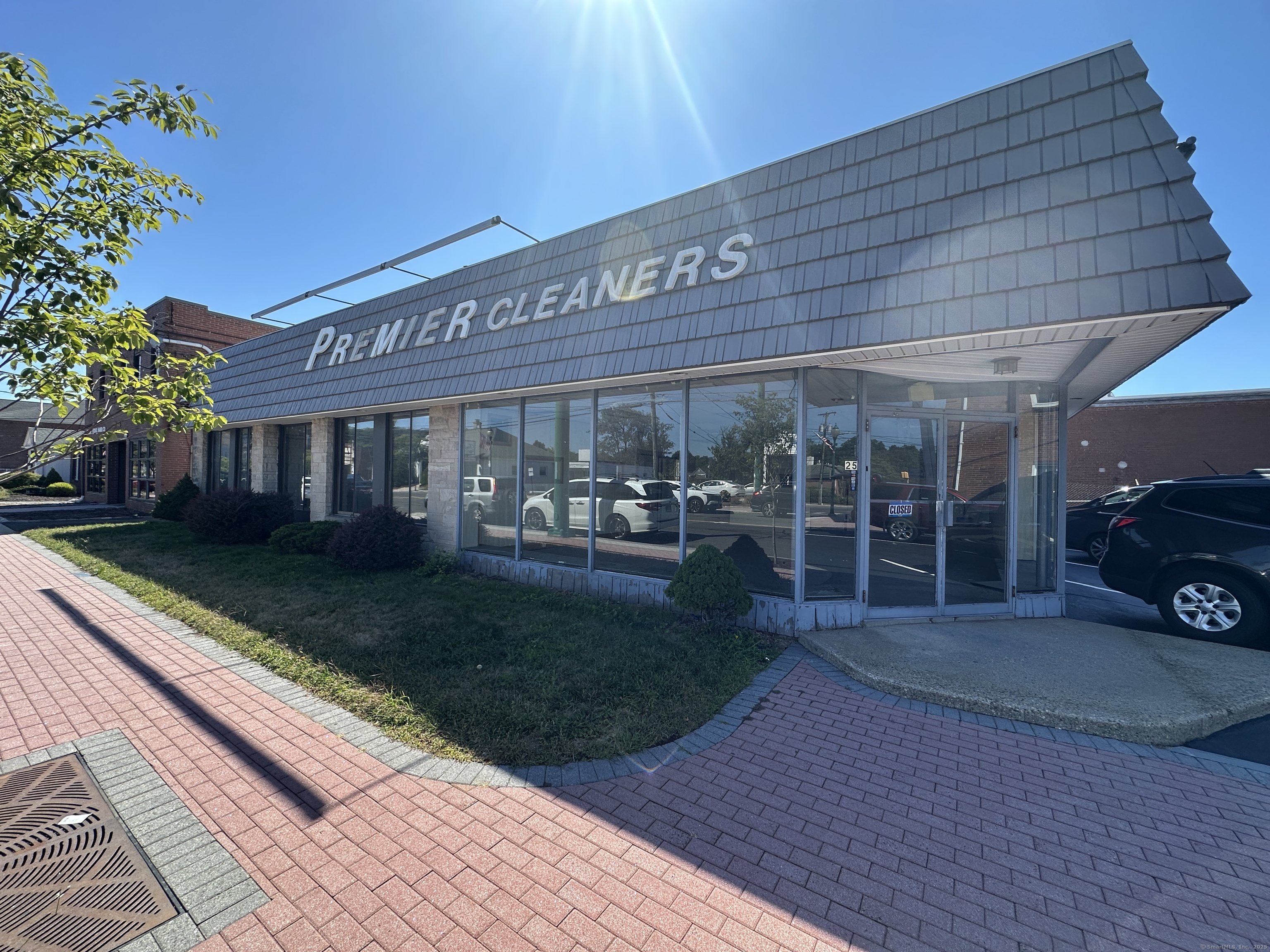 25 Market Square Newington CT 06111
